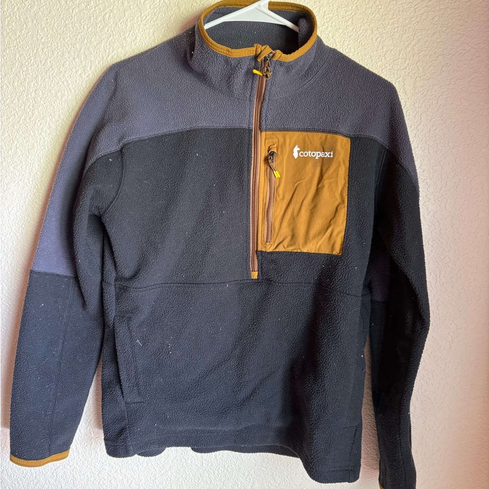 Cotopaxi Black and Tan Fleece Pullover